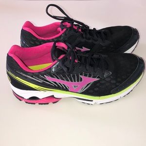 Mizuno Women's Wave Rider 16 Running Shoe